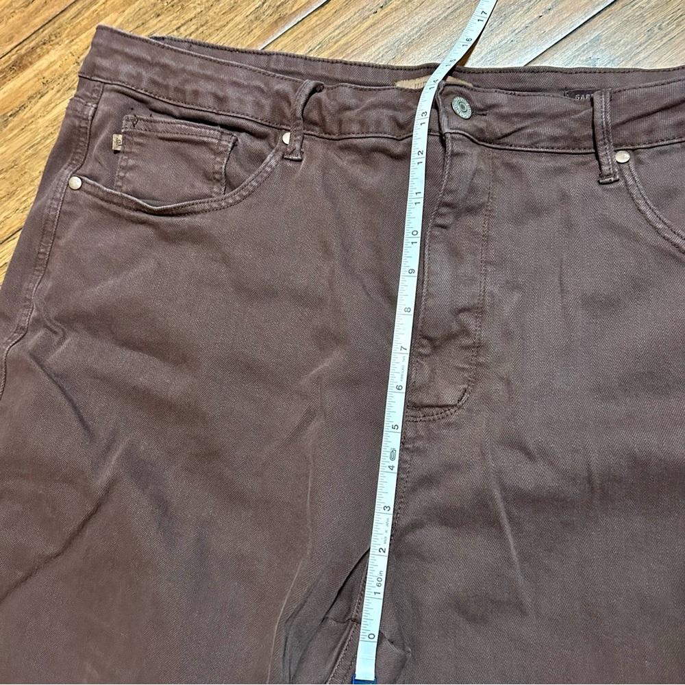 Judy Blue Flare Jeans Brown, 24W - Picture 2 of 9